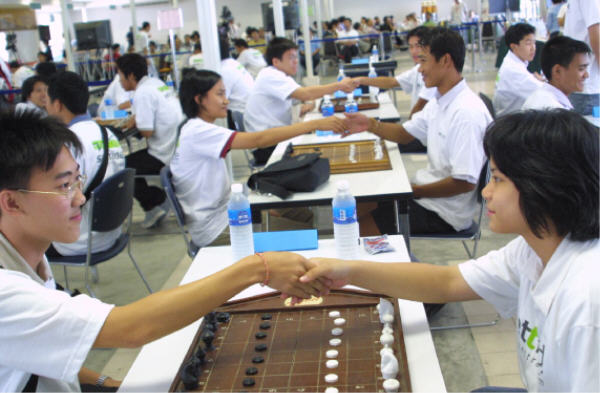 Makruk is very popular in Thailand. The annual tournament of Thai Chess
 this time in spring 2006  at the Thailand Stock Exchange (SET) at
Bangkok. Photo: courtesy of SET Bangkok